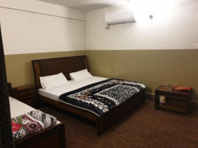 Hotels in Muzaffarābād